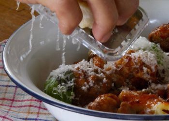 צ׳ילי קון קארנה