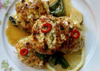 כפיתות עוף ברוטב לימון ומרווה