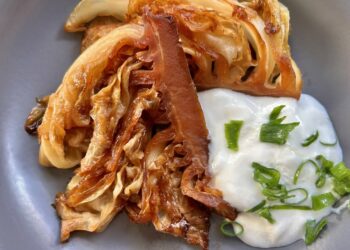 כרוב שחום בתנור חם