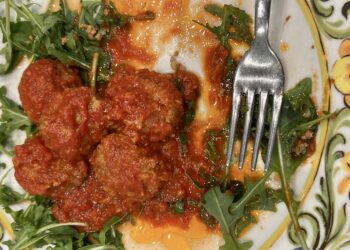 ברזאולה – בשר כבוש בצלחת איטלקית