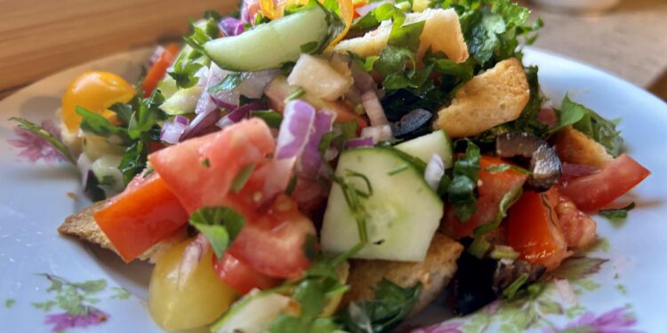 ברזאולה – בשר כבוש בצלחת איטלקית